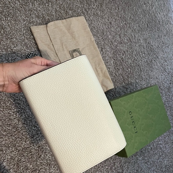 Gucci Dionysus Bag in Perfect Condition: Cream Leather Key & Card Holder - Picture 4 of 4